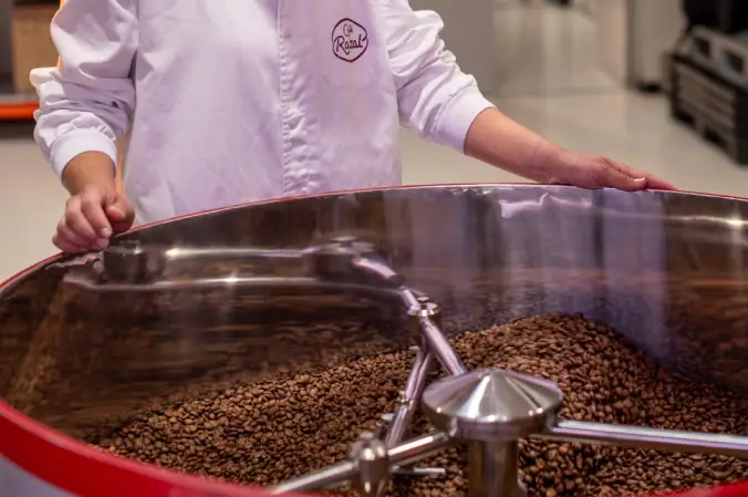 Proceso de tueste Café Raizal en Madrid